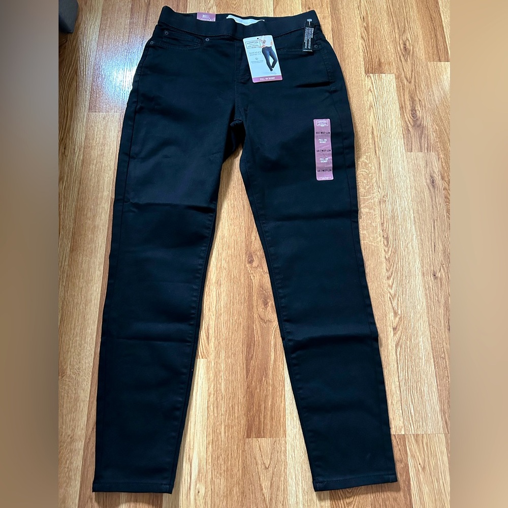 Levi’s Pull-On Skinny Jeans, Black